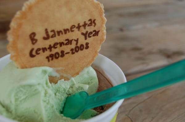 Jannettas Gelateria by null