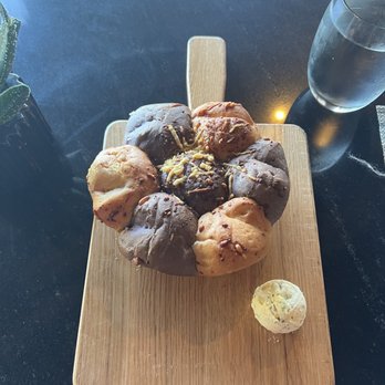 Hana Polynesian Grill - Bread - Breakfast & Brunch Near Me - Cancún, ROO
