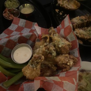 Dive Bar LIC - Garlic Parm Wings - Dive Bars Near Me - Astoria, New York