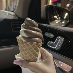 soft serve swirl