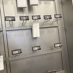 Best Buy - Greenville - Bare shelves