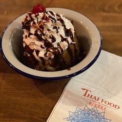 Roodle Rice & Noodle Bar - Fried ice cream
