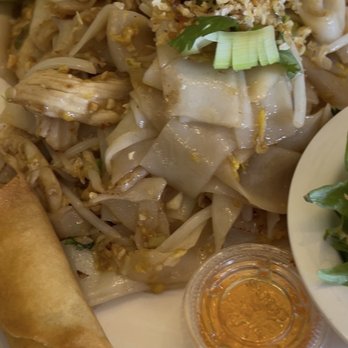 Tamarind Thai Cuisine - Gai Kua Noodle / Chicken Noodle - Thai Near Me - Camarillo, California Tamarind Thai Cuisine - Gai Kua Noodle / Chicken Noodle - Thai Near Me - Camarillo, California