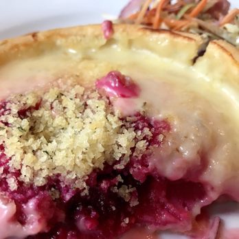 The Marquis Cornwallis - Look at those beautiful colors (goat cheese and beer root tart) - Pubs Near Me - London, XGL The Marquis Cornwallis - Look at those beautiful colors (goat cheese and beer root tart) - Pubs Near Me - London, XGL