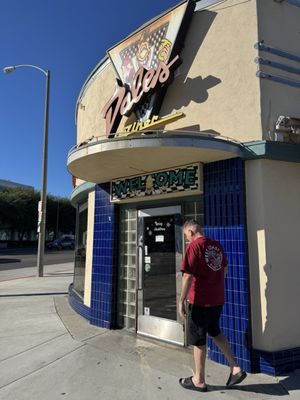 Dale's Diner by null