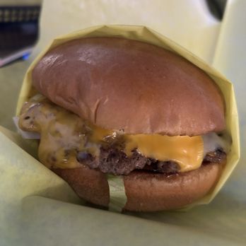 Cal Burger & More - Smash burger - Chicken Wings Near Me - Berkeley, California