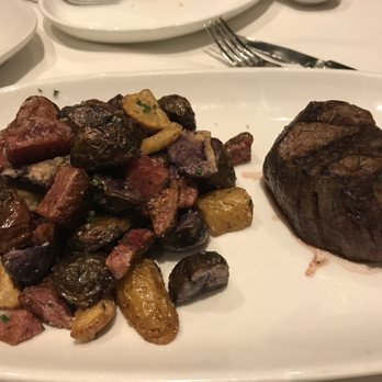 Ciao Bella - Filet mignon w/ fingerling potatoes - Italian Near Me - Bloomington, Minnesota Ciao Bella - Filet mignon w/ fingerling potatoes - Italian Near Me - Bloomington, Minnesota