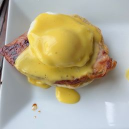 Eggs Benedict