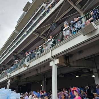 Churchill Downs - Wall-to-wall people - Horse Racing Near Me - Louisville, Kentucky Churchill Downs - Wall-to-wall people - Horse Racing Near Me - Louisville, Kentucky