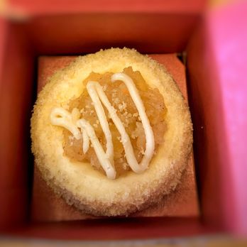 Sprinkles Georgetown - Apple Pie Cupcake Inside the Box - Bakeries Near Me - Washington, DC, District of Columbia Sprinkles Georgetown - Apple Pie Cupcake Inside the Box - Bakeries Near Me - Washington, DC, District of Columbia