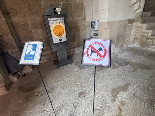 Basilique de Vézelay by null