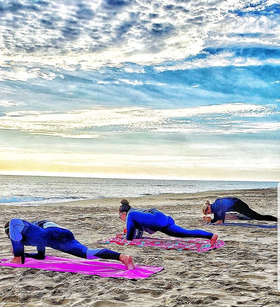 Sandbridge Yoga Logo