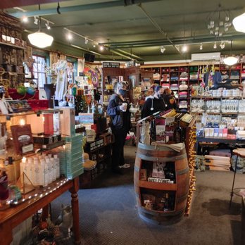 Edgefield Gift Shop - Gift Shops Near Me - Troutdale, Oregon