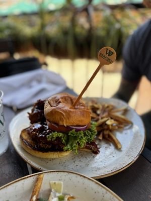 Wexford, Savannah's Irish Pub by null