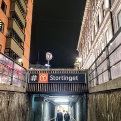 Stortinget stasjon - Entrance to Stortinget Metro Station