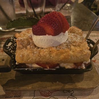 Virgil's Real BBQ - Strawberry shortcake - Barbeque Near Me - New York, New York Virgil's Real BBQ - Strawberry shortcake - Barbeque Near Me - New York, New York