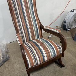 Alora's Upholstery