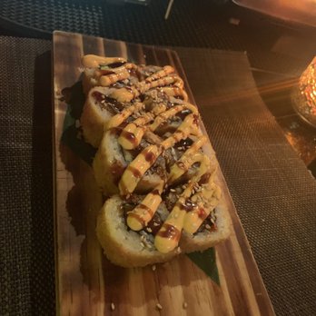 Pubbelly Sushi Brickell - Salmon Roll - Sushi Bars Near Me - Miami, Florida Pubbelly Sushi Brickell - Salmon Roll - Sushi Bars Near Me - Miami, Florida