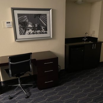 Miami Marriott Biscayne Bay - Vice-Presidential Suite - Hotels Near Me - Miami, Florida Miami Marriott Biscayne Bay - Vice-Presidential Suite - Hotels Near Me - Miami, Florida