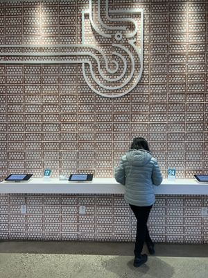 Pretty Bird Hot Chicken, Midvale by null