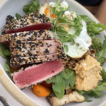 Blue Whale - Breakfast Bowl added tuna - Cafes Near Me - La Jolla, California