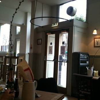 The Crown and Anchor - Crown and anchor - Pubs Near Me - London, XGL
