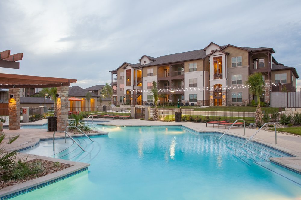 FIREWHEEL APARTMENT HOMES Updated October 2024 10 Photos 6155