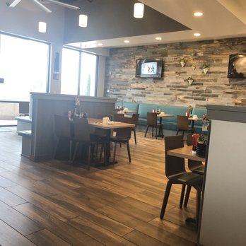 Broken Yolk Cafe - Indoors - Breakfast & Brunch Near Me - Costa Mesa, California Broken Yolk Cafe - Indoors - Breakfast & Brunch Near Me - Costa Mesa, California