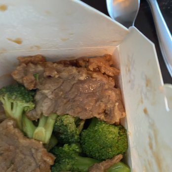 Sushi Yoshi - Beef with broccoli - Sushi Bars Near Me - Stowe, Vermont