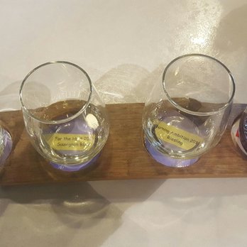 Small Talk Vineyards - Generous pours - Wineries Near Me - Niagara On the Lake, Ontario Small Talk Vineyards - Generous pours - Wineries Near Me - Niagara On the Lake, Ontario