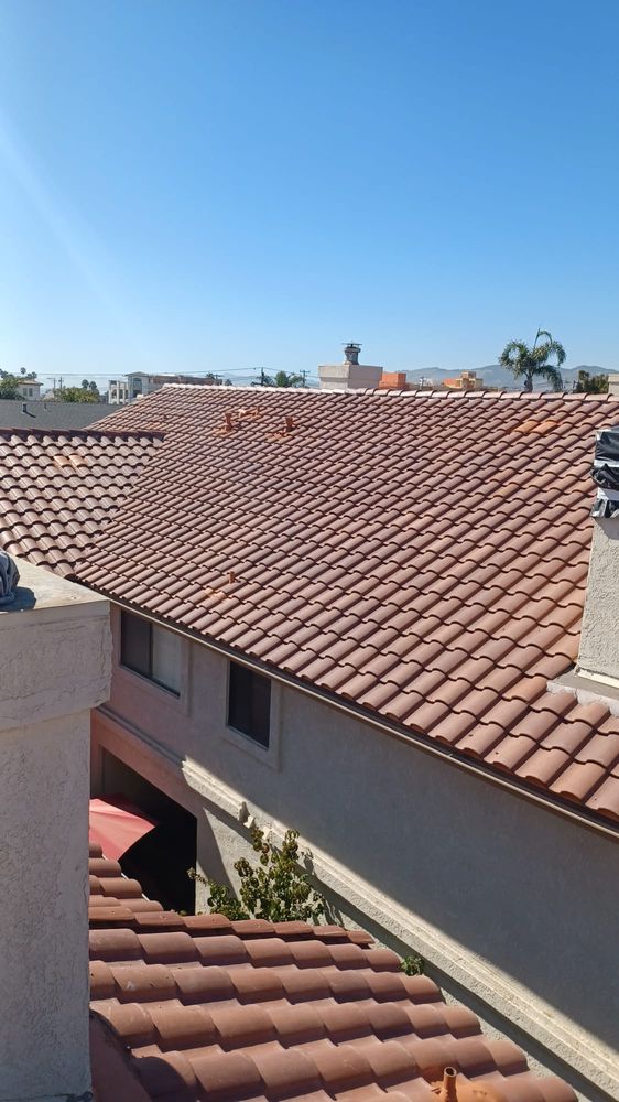 Slide of Orozco Roofing