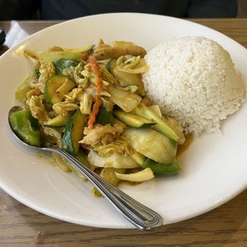 Lime Vietnamese Restaurant - Curry Chicken Stir Fry - Vietnamese Near Me - Albuquerque, New Mexico