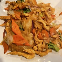 Drunken Noodle Spice level 5 - no flavor at all