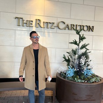 The Ritz-Carlton, Denver - Outside waiting for our car. - Hotels Near Me - Denver, Colorado The Ritz-Carlton, Denver - Outside waiting for our car. - Hotels Near Me - Denver, Colorado