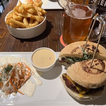 HUGGYS - Bruxelles 1 - Burgers Near Me - Brussels, BRU HUGGYS - Bruxelles 1 - Burgers Near Me - Brussels, BRU