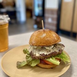 Redmond Heritage Farm Store - Farm Burger