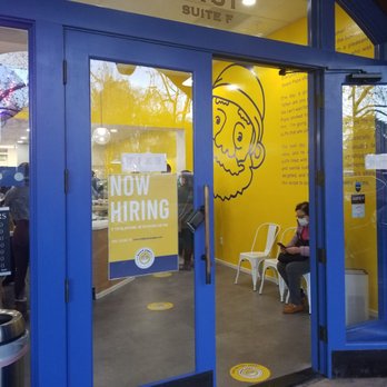 Beard Papa’s - Outside - Desserts Near Me - Concord, California