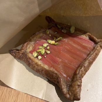 Bread 41 - Rhubarb pistachio - Cafes Near Me - Dublin, D
