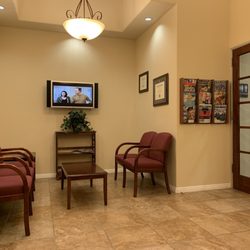 MeniFee Valley Family Dental - Beautiful clean waiting room