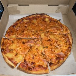 Ray's Pizza - Ham&Pineapple Pizza