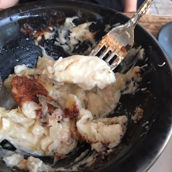 Honu Oceanside - Huge whole claw chunks of crab, there were more than a couple in here. - crab mac n cheese. - Seafood Near Me - Lahaina, Hawaii