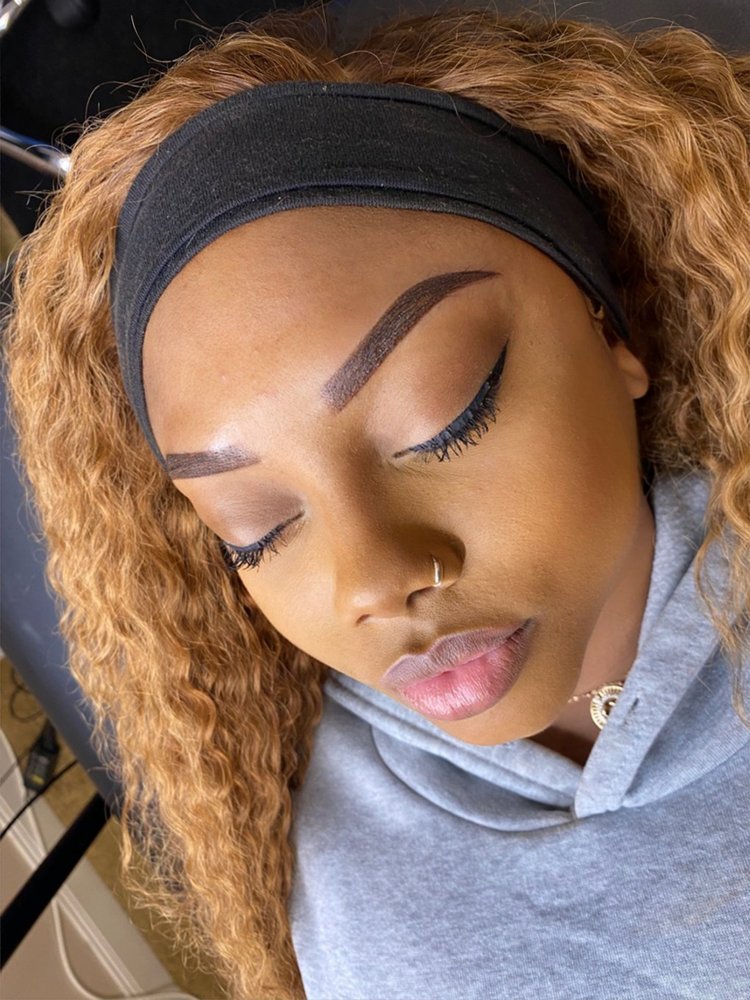 Michelles Beauty & Brow Therapy Logo