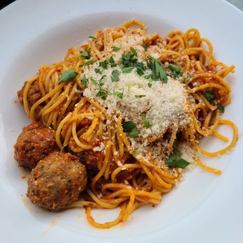 Va Bene - Pomodoro e Polpette di Carne - Italian Near Me - Duluth, Minnesota Va Bene - Pomodoro e Polpette di Carne - Italian Near Me - Duluth, Minnesota