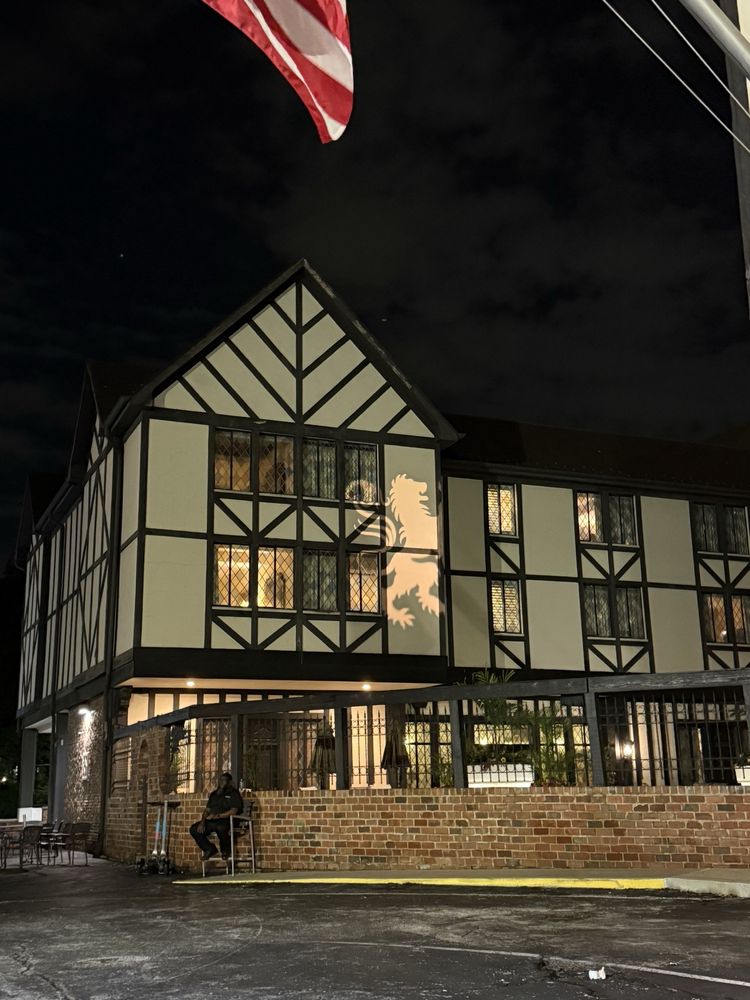 Social spots from Fox & Hounds Tavern