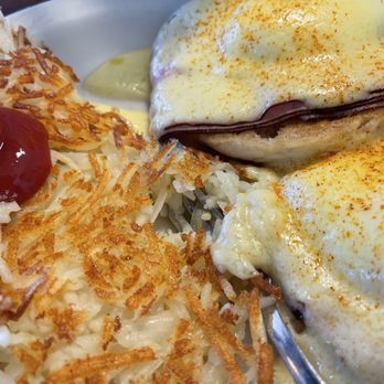 Village Inn - Eggs Benedict* - Breakfast & Brunch Near Me - West Des Moines, Iowa Village Inn - Eggs Benedict* - Breakfast & Brunch Near Me - West Des Moines, Iowa