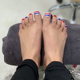 iFix Nails - Beautiful simplistic 4th of July themed nails - Nail Salons Near Me - Georgetown, Kentucky