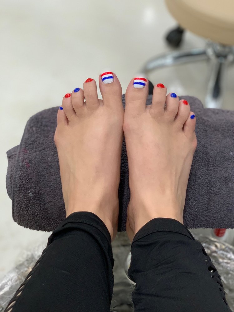iFix Nails - Beautiful simplistic 4th of July themed nails - Nail Salons Near Me - Georgetown, Kentucky iFix Nails - Beautiful simplistic 4th of July themed nails - Nail Salons Near Me - Georgetown, Kentucky