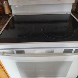 My new GE stove. Has steam clean and air fryer. My new GE stove. Has steam clean and air fryer.