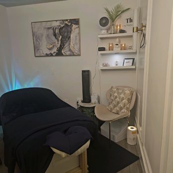 Alise Kapua Massage & Bodywork - Massage Therapy Near Me - Honolulu, Hawaii Alise Kapua Massage & Bodywork - Massage Therapy Near Me - Honolulu, Hawaii
