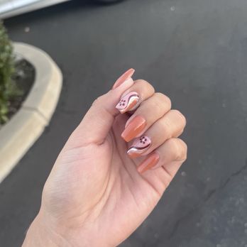 Levon Nail Lounge - Nails by Sunny - Nail Salons Near Me - Upland, California